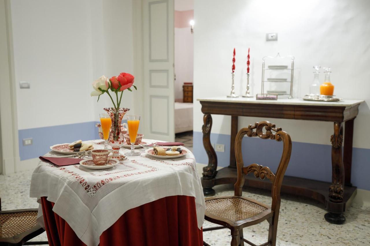 Bed and Breakfast Palazzo Introna à Mola di Bari Extérieur photo