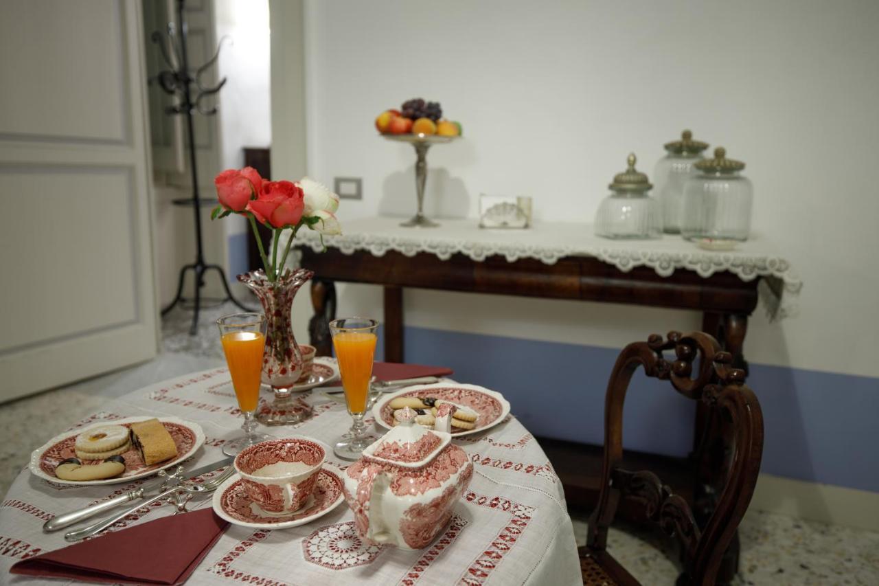 Bed and Breakfast Palazzo Introna à Mola di Bari Extérieur photo
